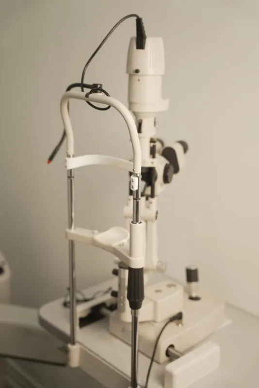 Eye examination equipment used for contact lens fittings